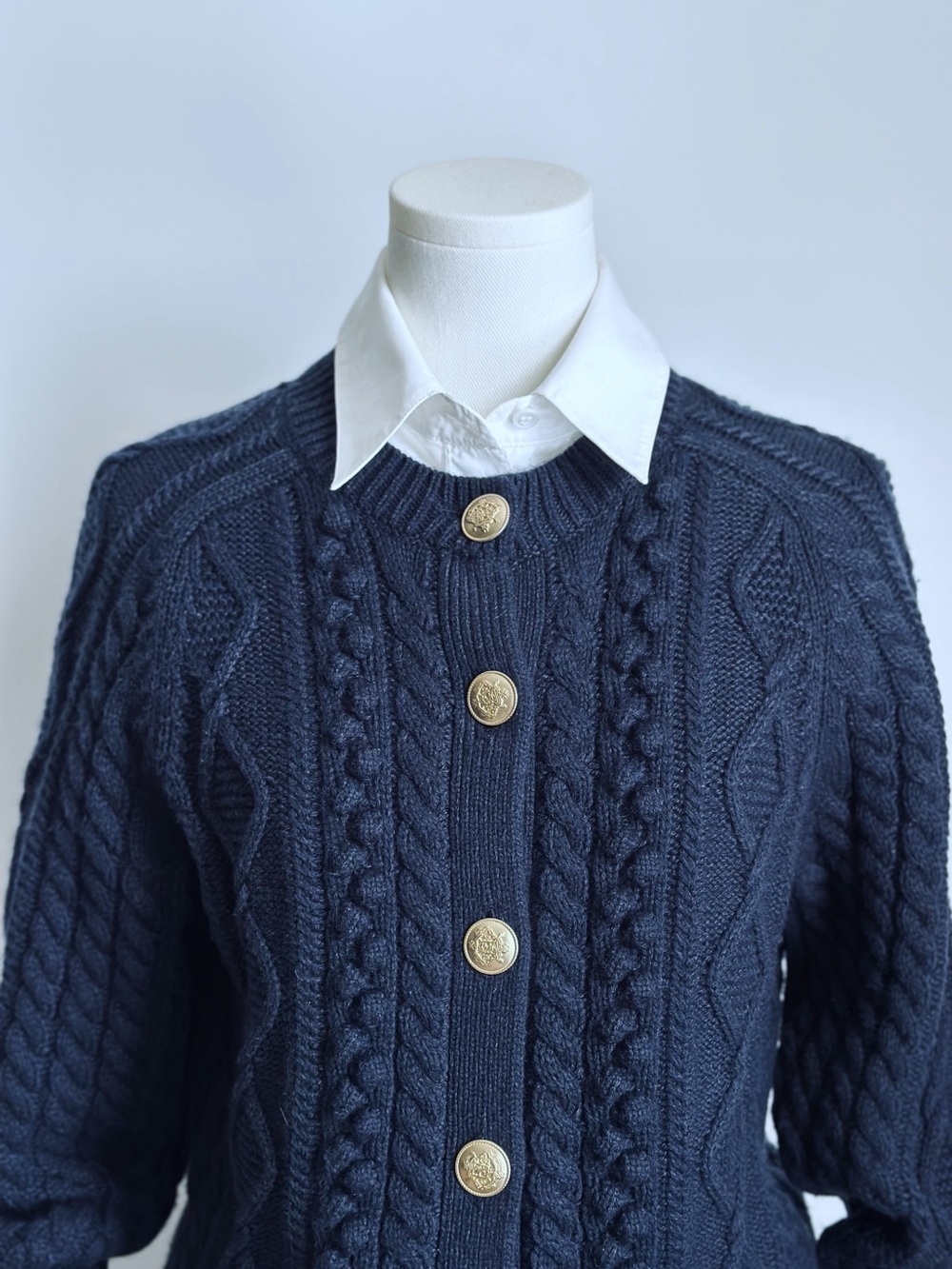 J.Crew Women’s Cable Knit Cardigan/Gold Crest Buttons – Navy/Size M/Excellent - Picture 2 of 9